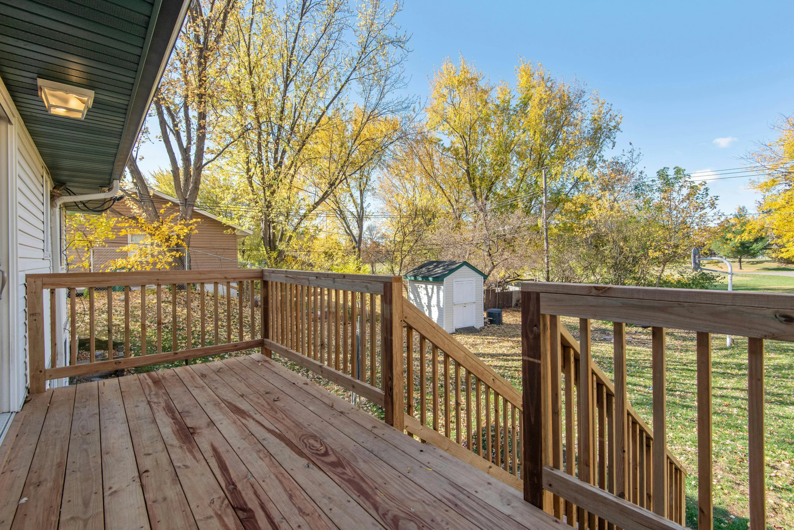 Old Nashville deck being replaced with durable modern decking materials